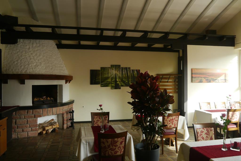 Hotel Linde Pfalz Silz  Exterior photo