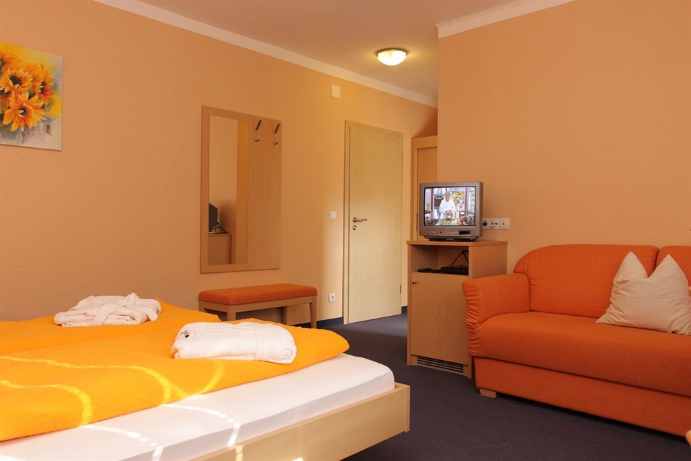Hotel Linde Pfalz Silz  Exterior photo