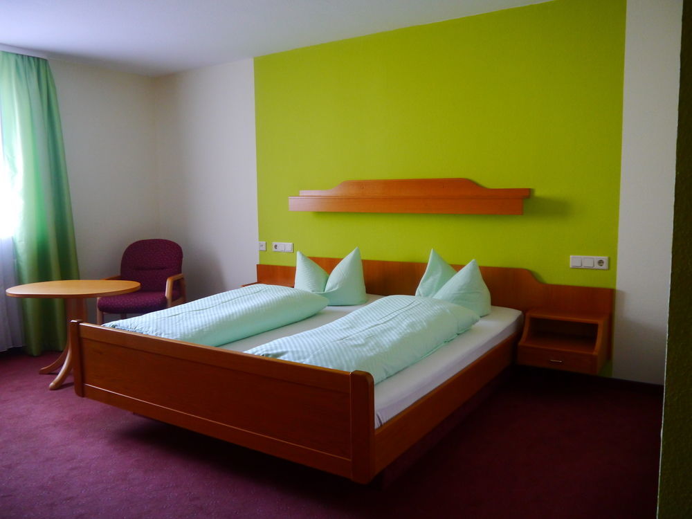Hotel Linde Pfalz Silz  Exterior photo